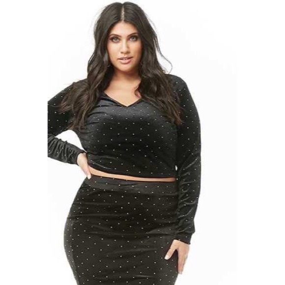 Forever 21 Dresses & Skirts - Forever 21 black crushed velvet gold studded skirt
